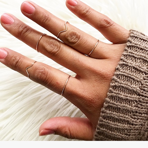 Unbranded Jewelry - 5 piece minimalist gold midi and ring set